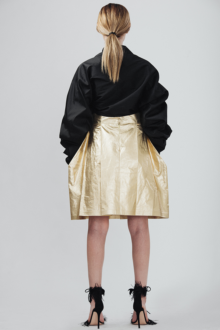 Short golden skirt